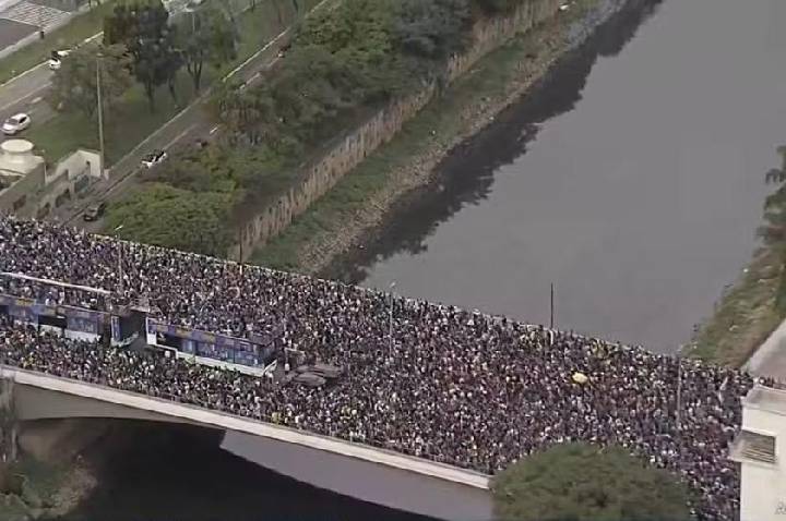 34ª Marcha para Jesus reúne multidão em SP com forte presença de autoridades políticas