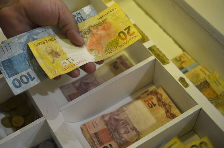 Caixa paga Bolsa Família a beneficiários com NIS de final 8