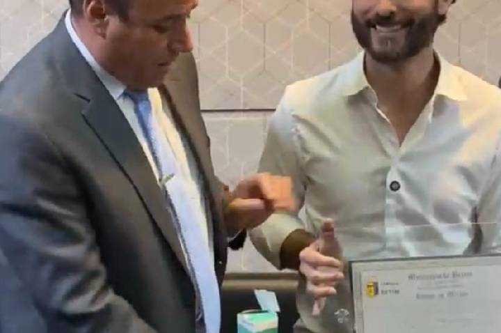 Câmara homenageia secretário de Estado Marcelo Aro