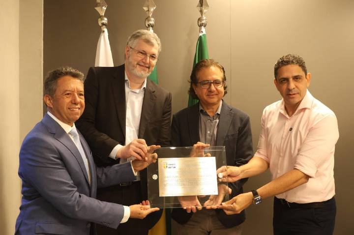 Câmara Municipal de Betim homenageia 50 anos da Stellantis (ex-Fiat) com sessão solene
