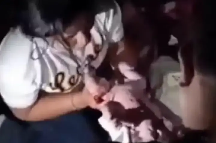 Entre os escombros da tragédia na Venezuela, um milagre: bebê nasce após resgate dramático