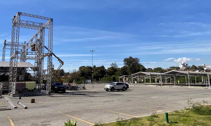 Estrutura da Expo Betim Cristã começa a ser montada no Monte Carmo Shopping