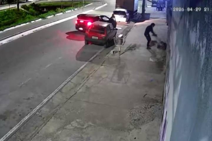 Homem é executado a tiros na Avenida Imbiruçu, em Betim; suspeitos fugiram