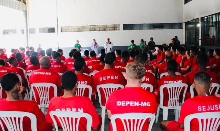 Igreja Católica realiza trabalho de fé com detentos no Ceresp de Betim