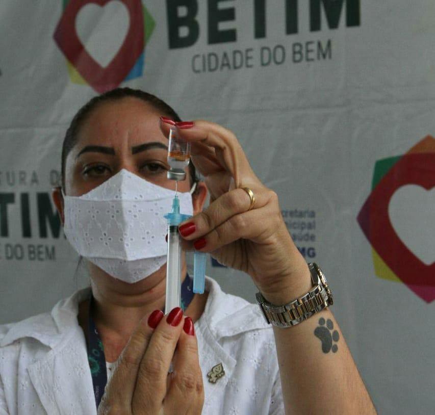 Betim já distribuiu 2.687 doses da vacina contra a Covid-19