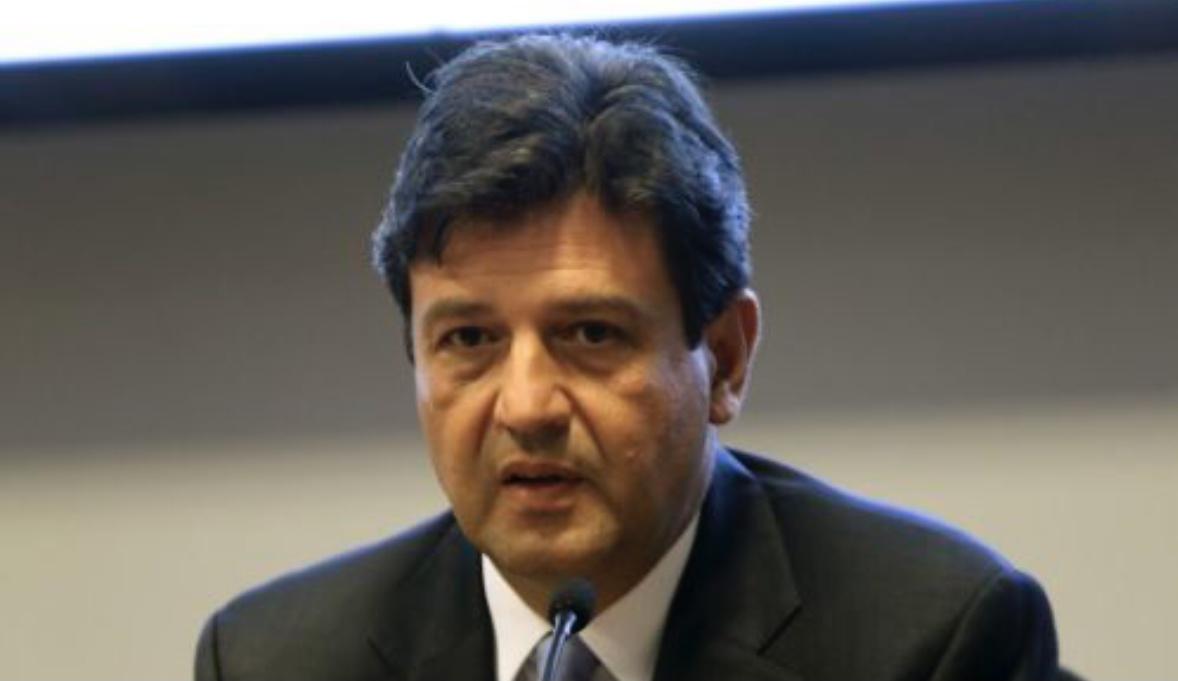 Ex-ministro Mandetta prevê megaepidemia no Brasil em 60 dias