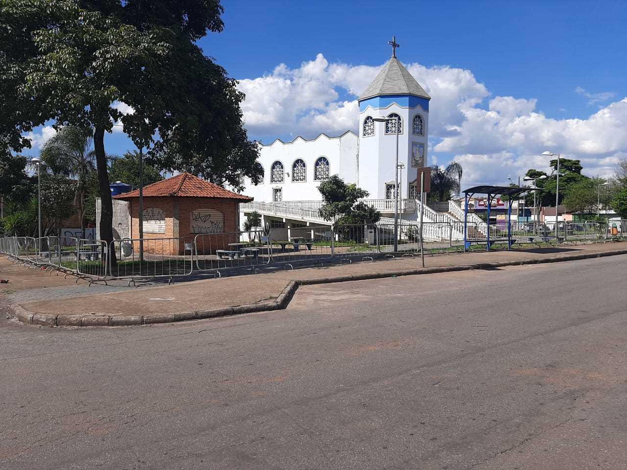 Igarapé fecha praças para evitar aglomeração e desacelerar o contágio do novo coronavírus