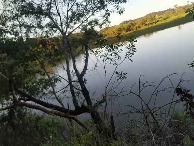 Jovem morre afogado após pular em lagoa para nadar em Betim