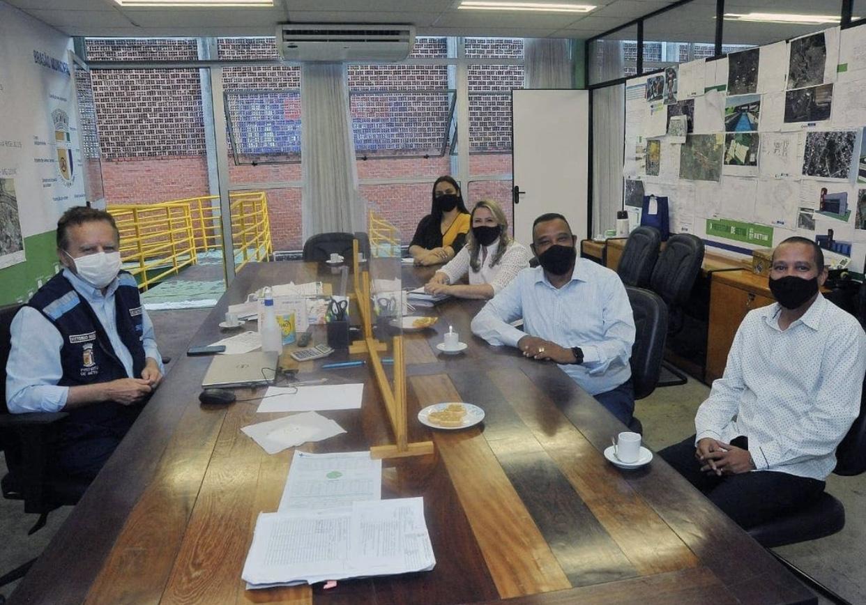 Pastor Nehemias discute parceria com o Governo