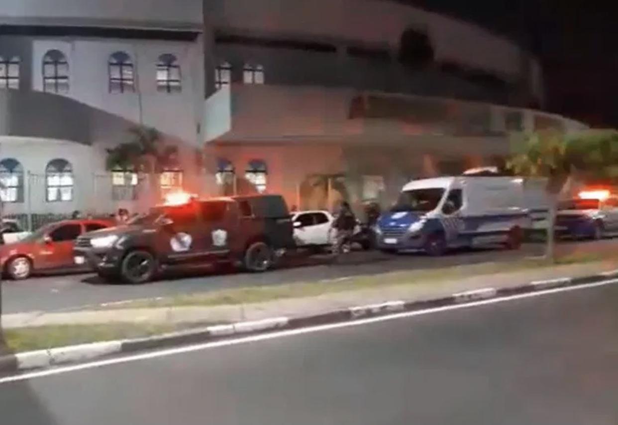 Reunião de oração de líderes é interrompida e pastor é detido por “aglomeração”