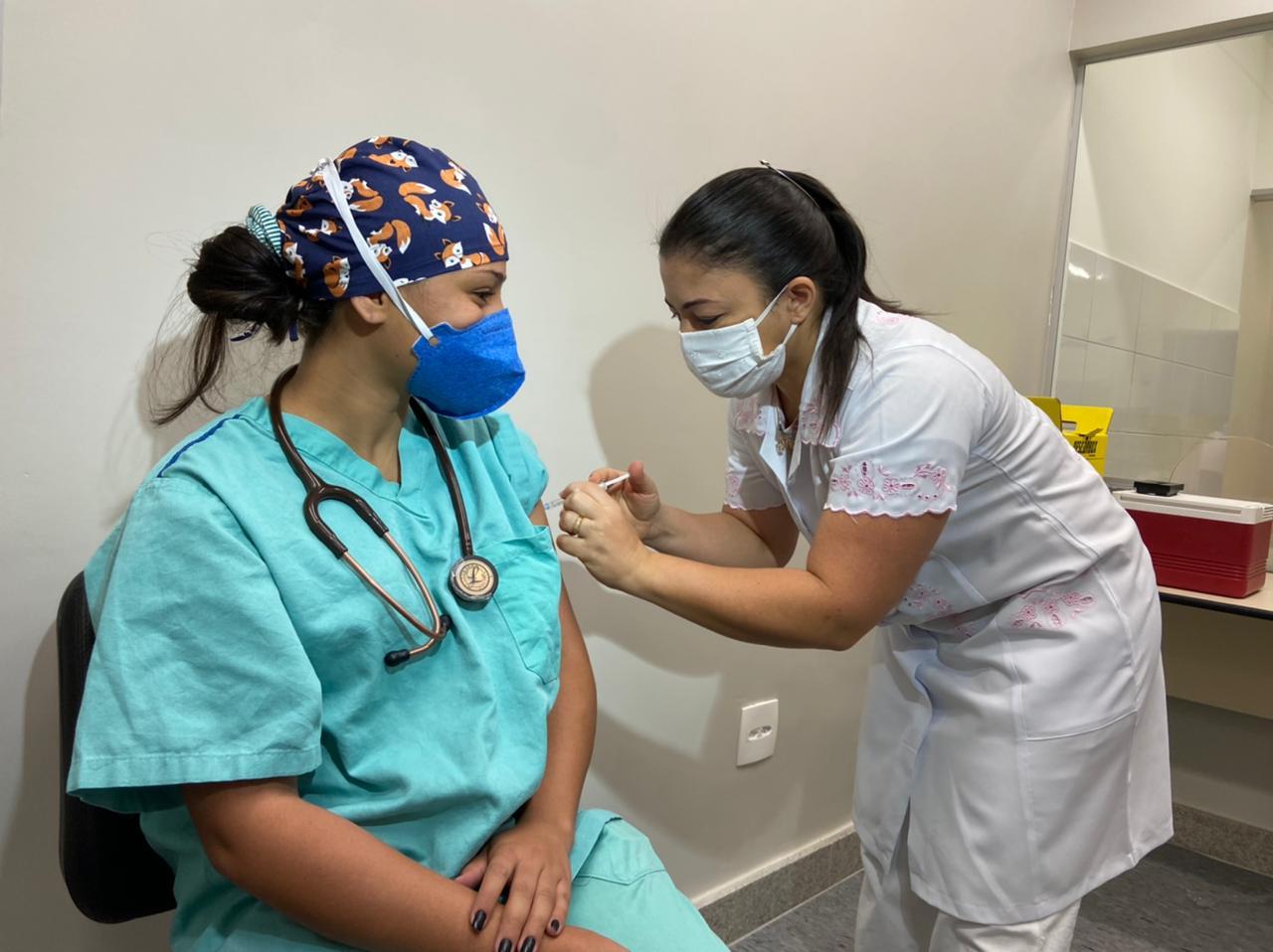 Betim inicia segunda dose da vacina contra a covid-19