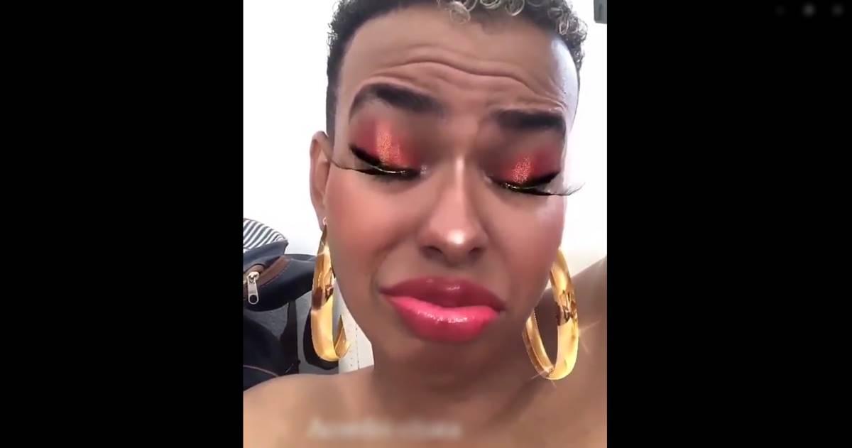 Jotta A surge de “drag queen” e web não perdoa