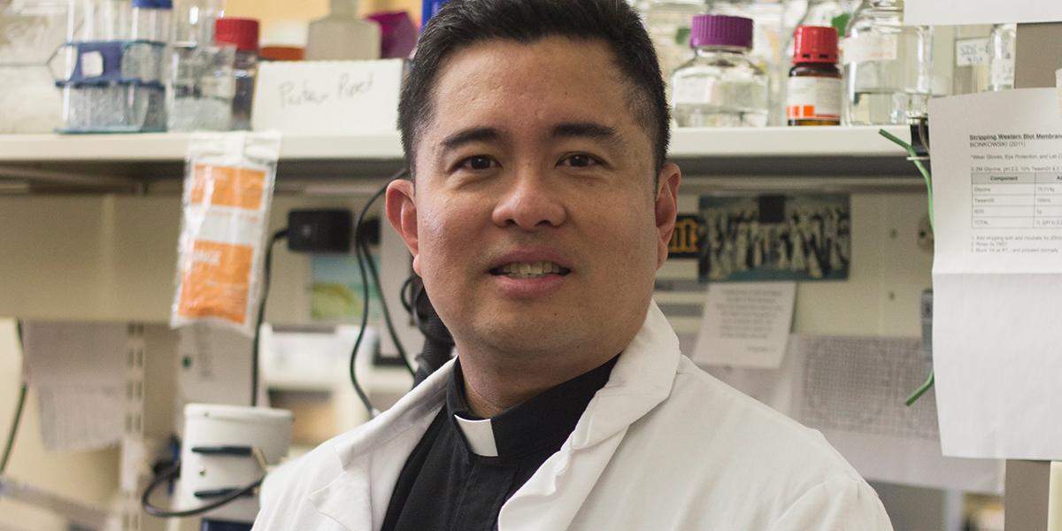 Padre cientista desenvolve vacina contra o Covid-19: “Fé e a razão são dons de Deus”
