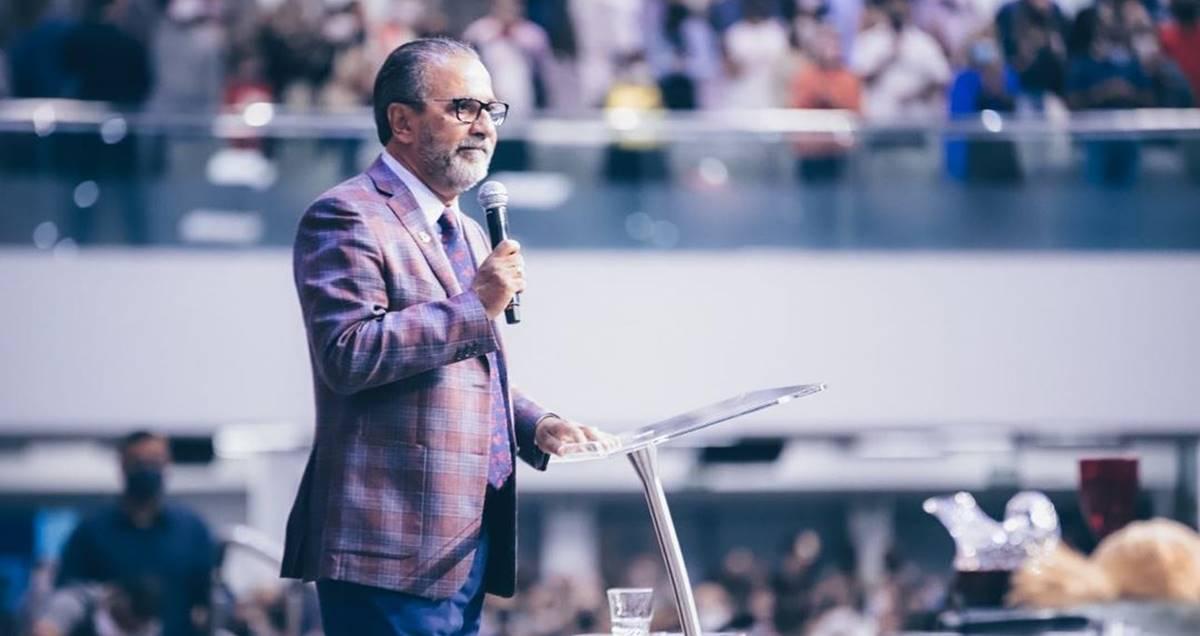 Pastor Silas Malafaia surge com novo visual e evangélicos aprovam