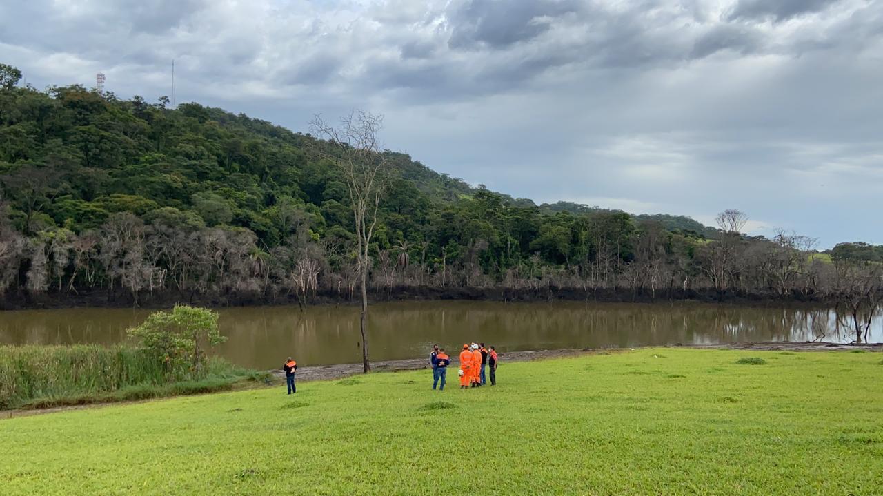 Represa trinca e ameaça moradores em Betim