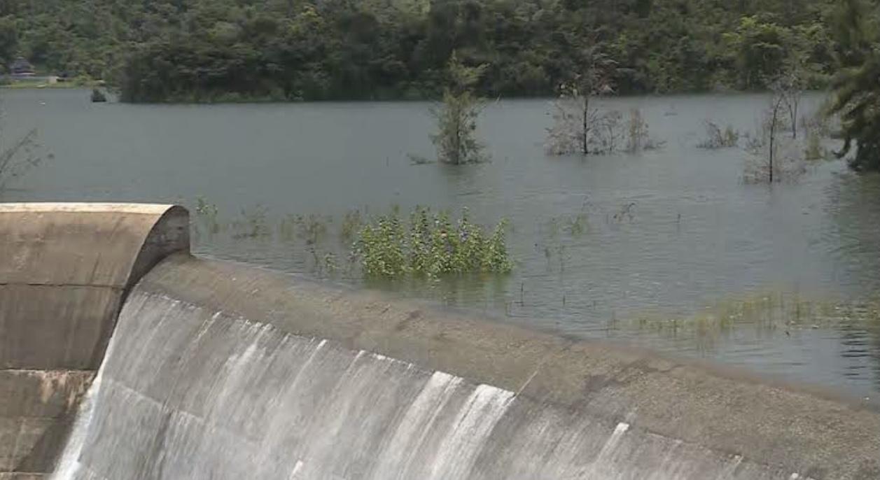 Represa Várzea das Flores atinge nível máximo de capacidade de água