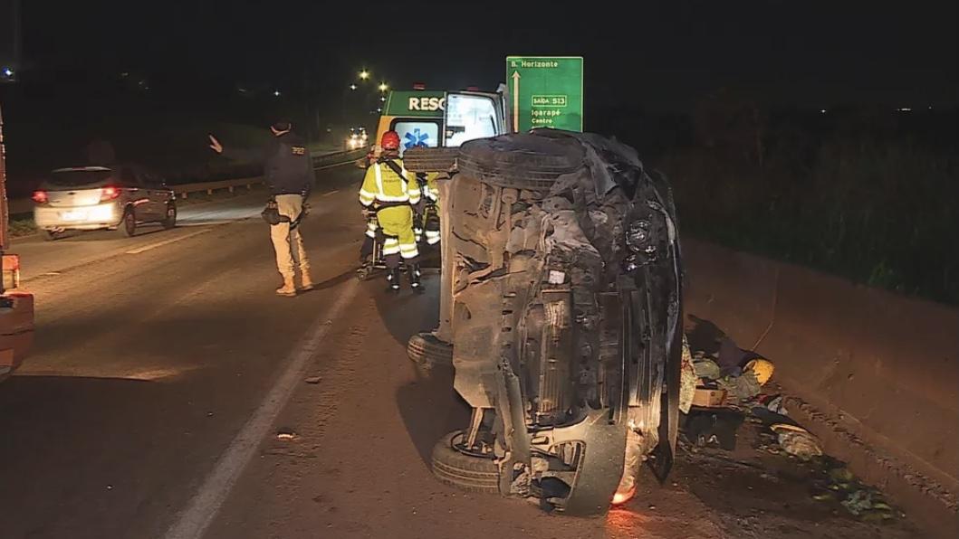 Carro capota e cinco pessoas ficam feridas em Igarapé