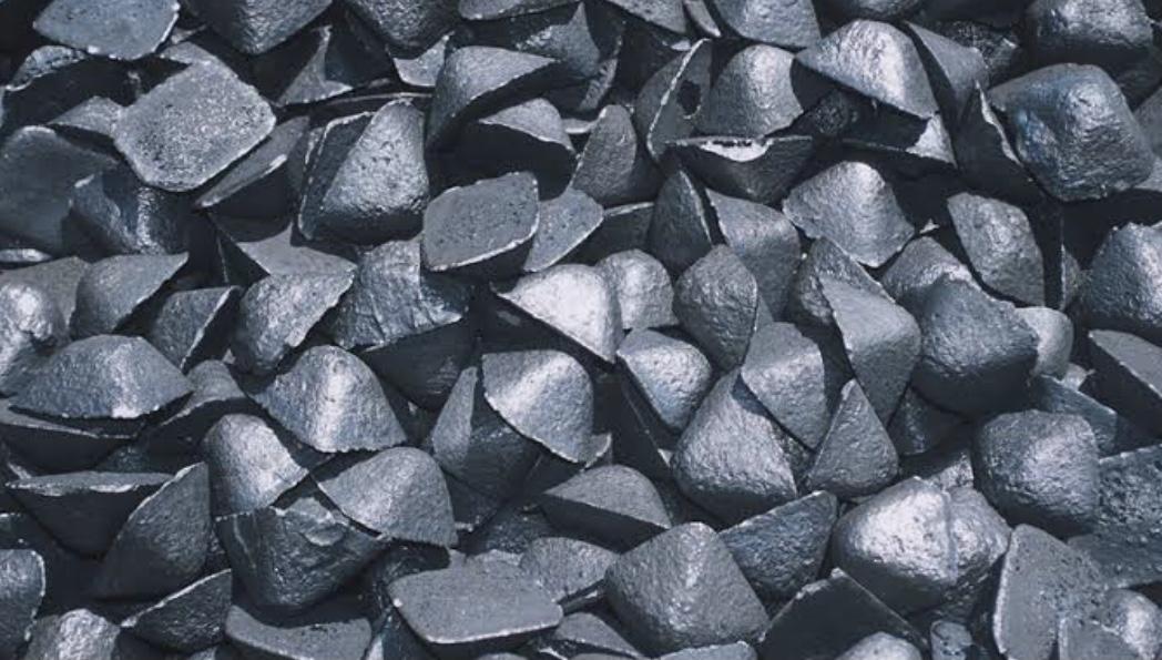 Dois homens são presos suspeitos de furtar mais de meia tonelada de ferro gusa em Betim