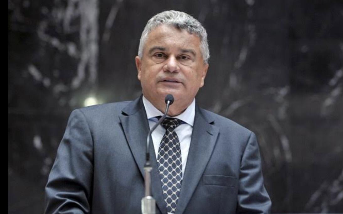 Ex-prefeito de Betim, Ivair Nogueira, está internado devido à COVID-19