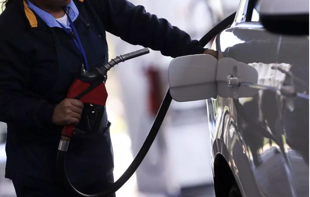 Petrobras anuncia reajuste de 8,8% para gasolina e 5,5% para o diesel