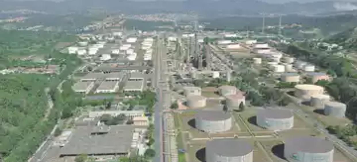 Petroleiros da Regap, em Betim, entram em greve