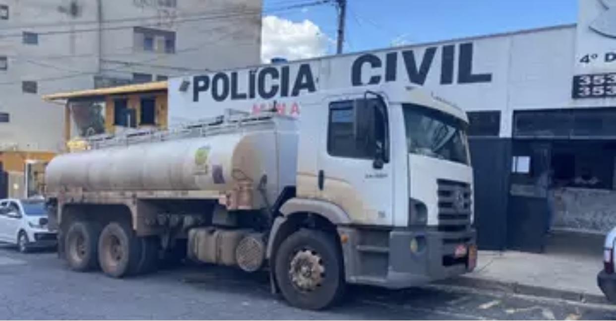 Polícia apreende carregamento de gasolina adulterada em Betim
