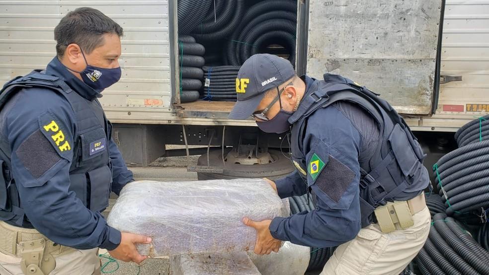 PRF apreende 1,5 tonelada de maconha em Betim