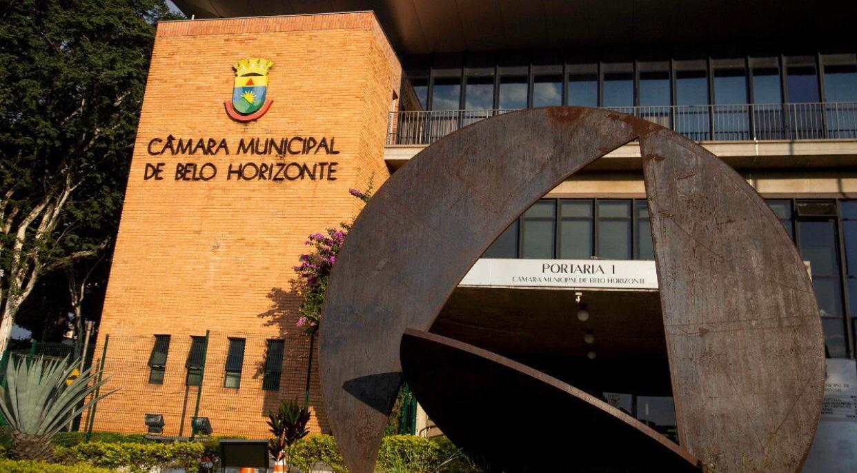 Vereadores querem tornar celebração religiosa uma atividade essencial