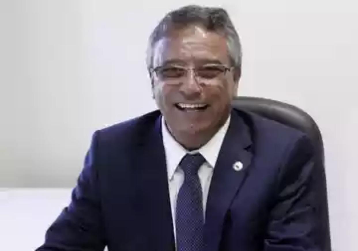 Deputado estadual Professor Irineu é acusado de furar fila da vacina em Betim