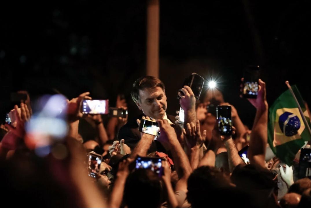 Presidente Jair Bolsonaro avisa a população para “se preparar”