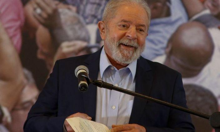 Lula ensaia elogio aos evangélicos e PT monta vídeo com música gospel