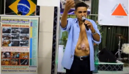 Missionário Álisson, conhecido como o ex-defunto, prega em Betim