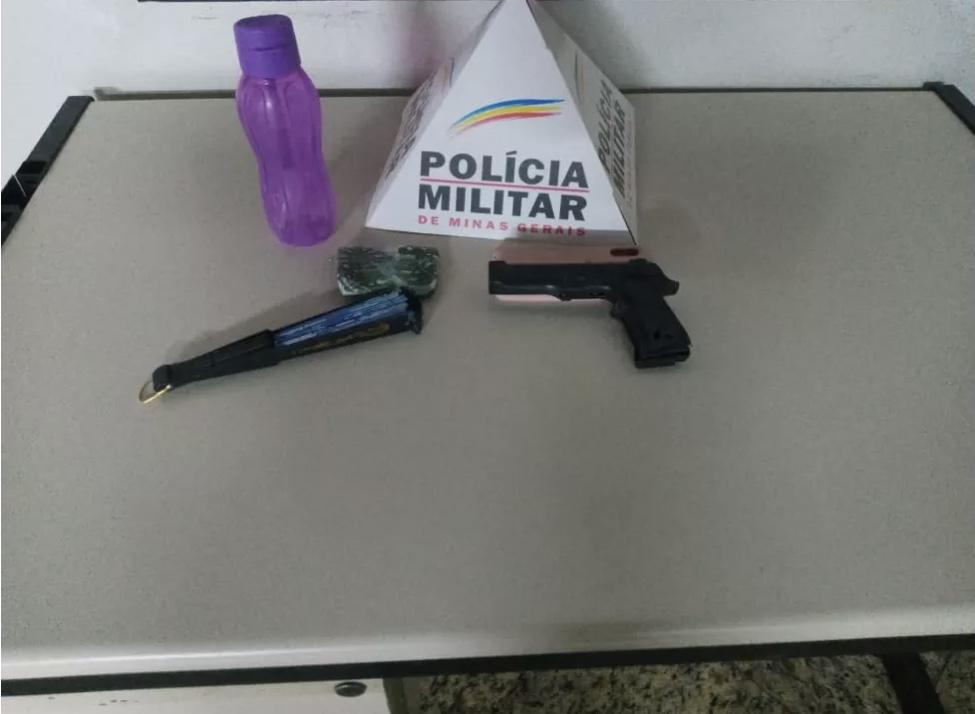 Trio é preso suspeito de roubar carro em Betim; um deles usa tornozeleira eletrônica