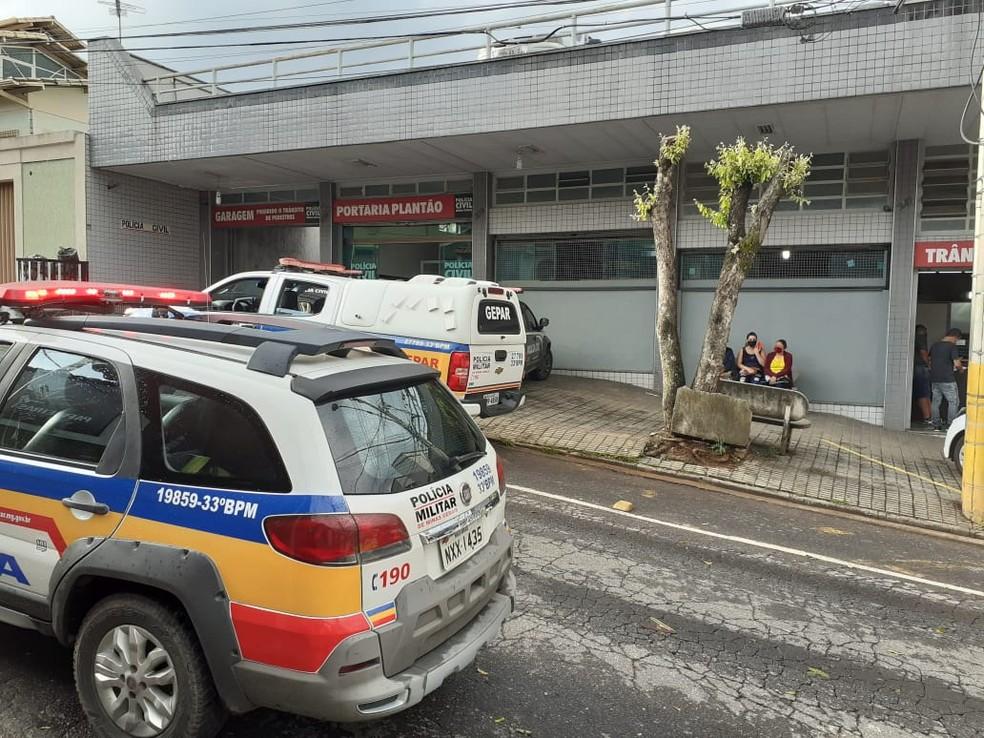 Bandidos trocam tiros com a PM após perseguição em Betim