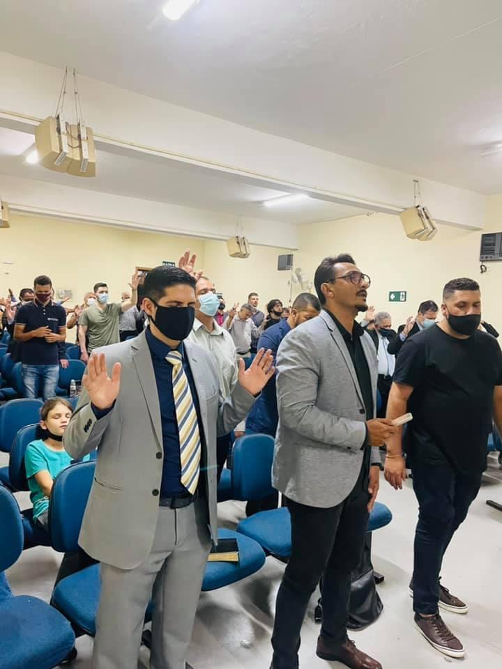 Conselho de Pastores de Betim ora pela cidade e nação