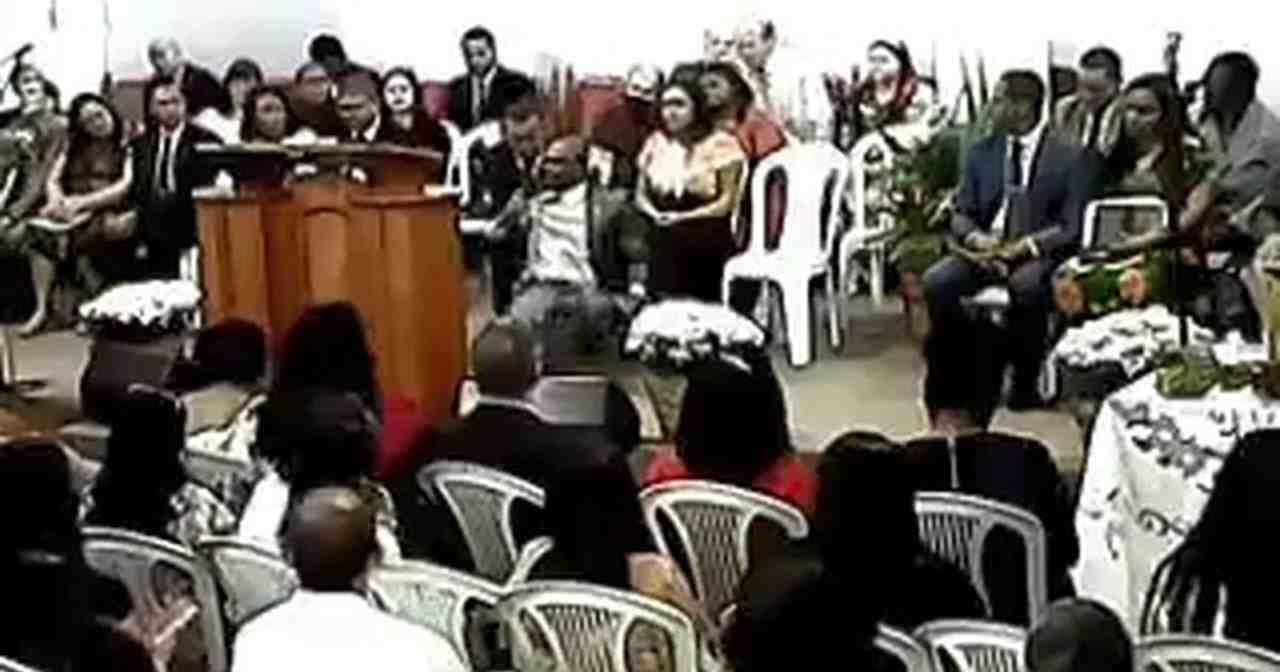 Pastor morre após cantar “não deixe um soldado ferido morrer”