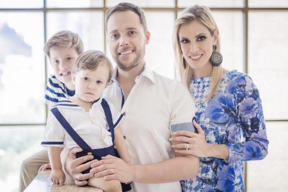 Esposa de André Valadão fala em proibir meninas na igreja com “barriga de fora”