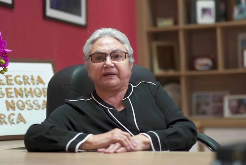 Igreja Deus é Amor proíbe mulheres de cortarem o cabelo, fazerem sobrancelhas e usarem calças compridas