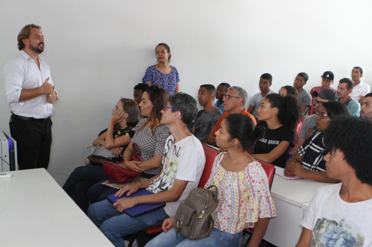 Programa visa a qualificação profissional de pessoas em situação de rua