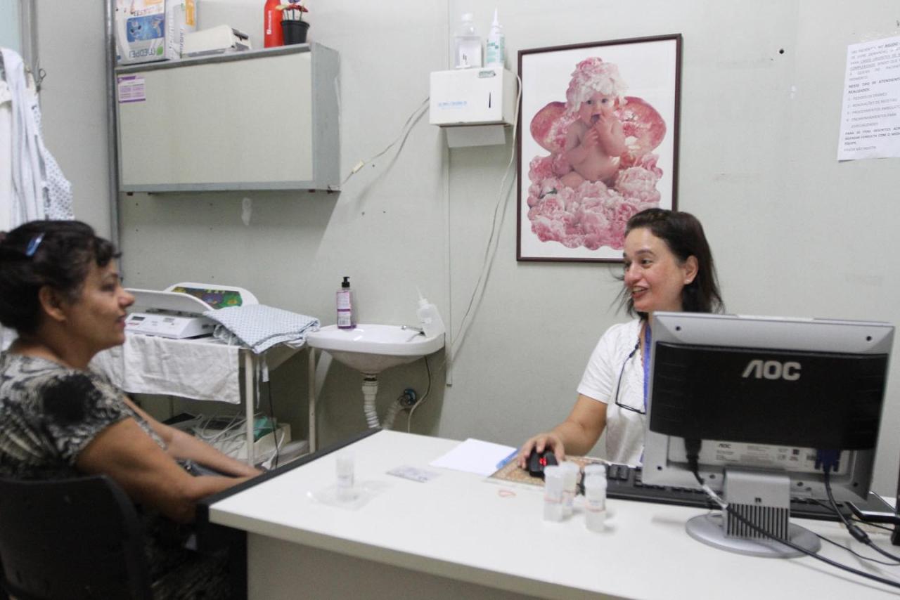 Unidades de saúde realizam ações de conscientização e prevenção dos cânceres de mama e do colo do útero