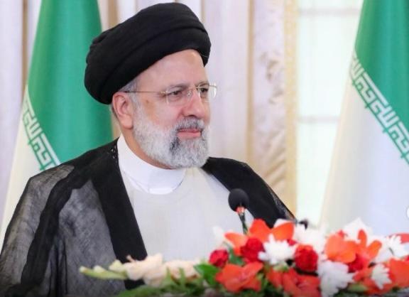 Helicóptero cai e mata presidente do Irã