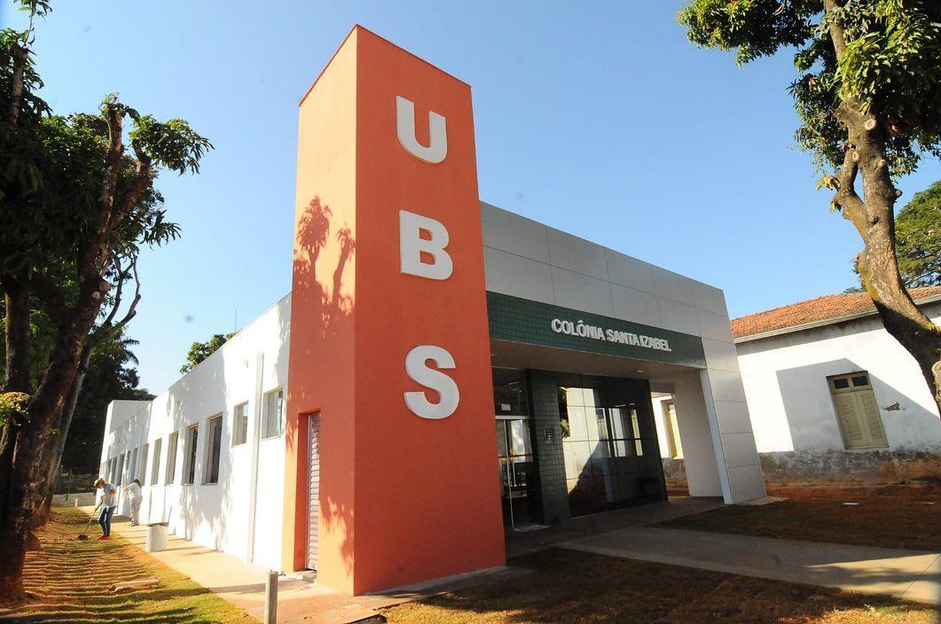 Apanha de vizinhos e vai preso após esfaquear a mãe e atacar sobrinho