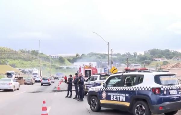 Polícia evita novo bloqueio na BR-381 em Betim