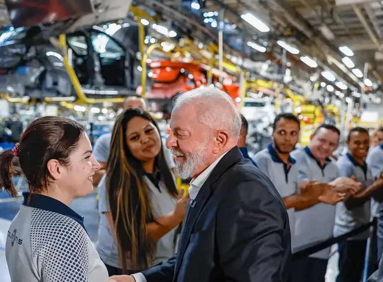 Lula retorna a Betim para inauguração de Usina Fotovoltaica