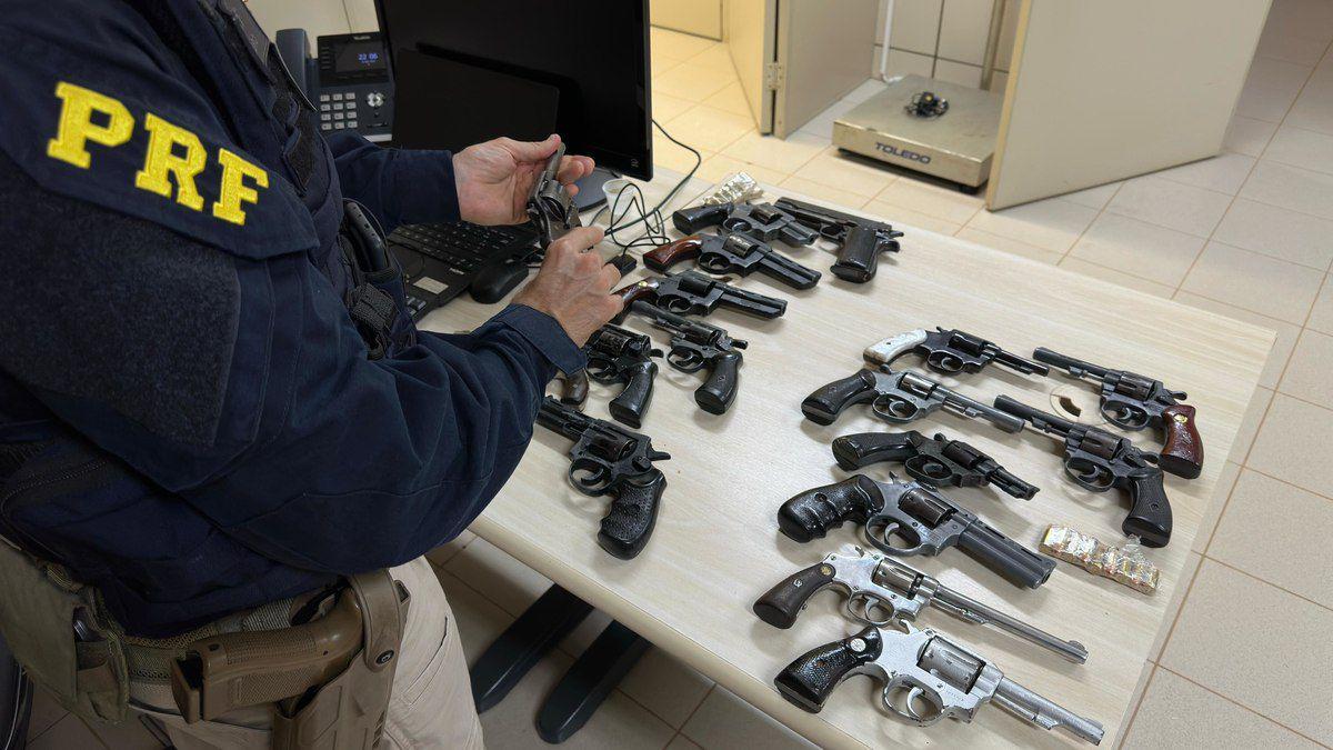 Polícia desmantela esquema de tráfico internacional de armas de fogo para Betim