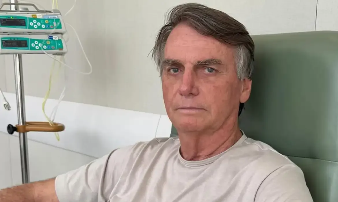 Defesa de Jair Bolsonaro solicita autorização do STF para cirurgia urgente