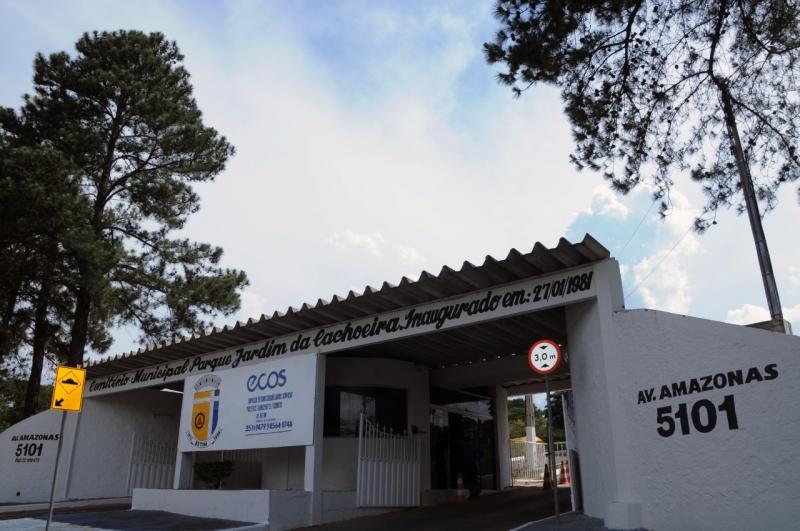 Polícia procura ladrão que atua no Cemitério Municipal de Betim