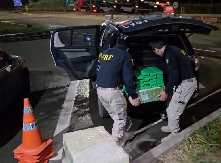 PRF apreende mais de 100 quilos de maconha em Betim