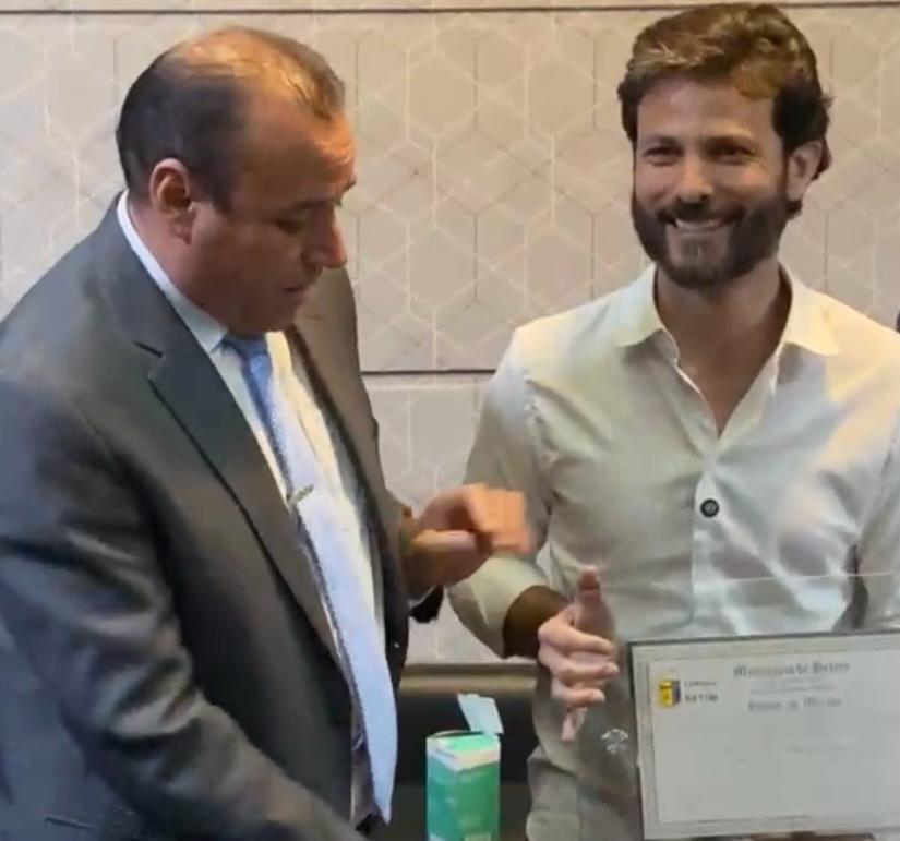 Câmara homenageia secretário de Estado Marcelo Aro