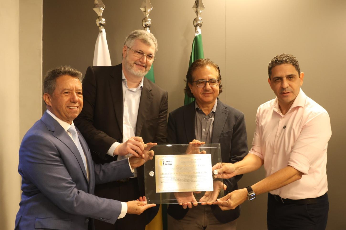 Câmara Municipal de Betim homenageia 50 anos da Stellantis (ex-Fiat) com sessão solene